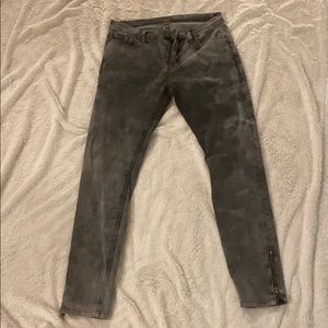 Zipped Ankle Skinny Jeans